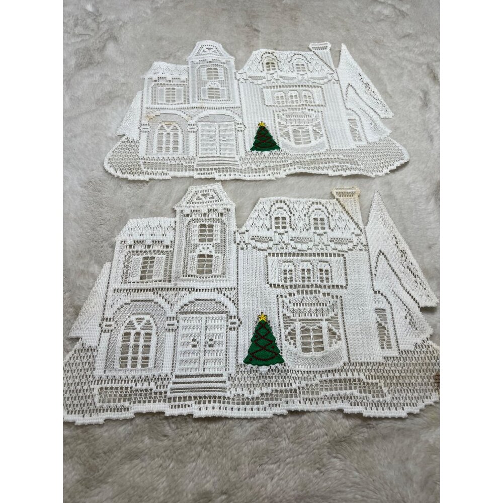 White Lace Christmas House Doilies Set Of 2 With Green Tree placemats